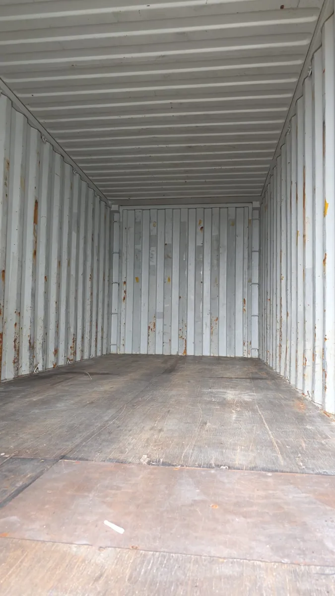 Wechselbrücke oder Container im Bestand von DP Container