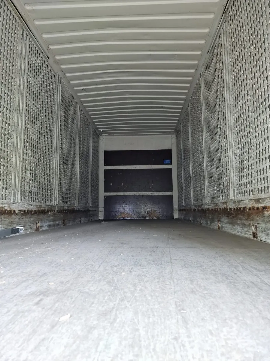 Wechselbrücke oder Container im Bestand von DP Container